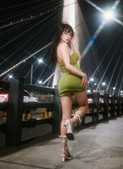 欧美机车皮衣外套_蓝光迅雷电影在线